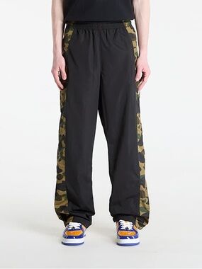 A BATHING APE Men's IST CAMO
RELAXED FIT TRACK PANTS Sz S